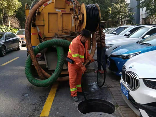 皇桐镇排污管道清淤